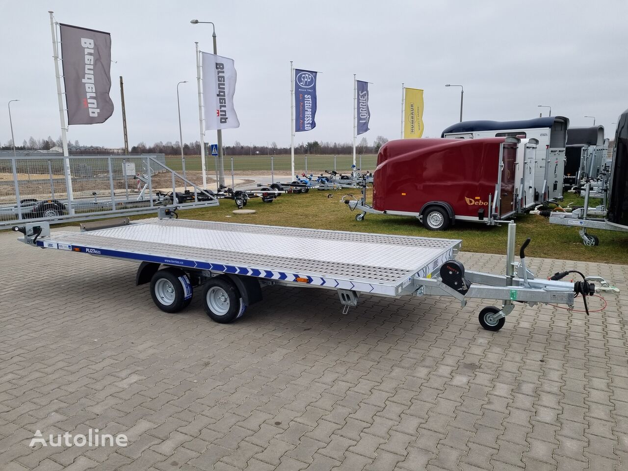 新小汽车运输拖车 Lorries PLI-27 4521 car platform trailer 450x210 cm laweta