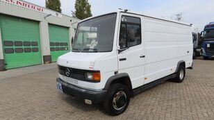 封闭箱式车 Mercedes-Benz Vario 709 D 3 seats, excellent condition, Manual diesel pomp (Eu