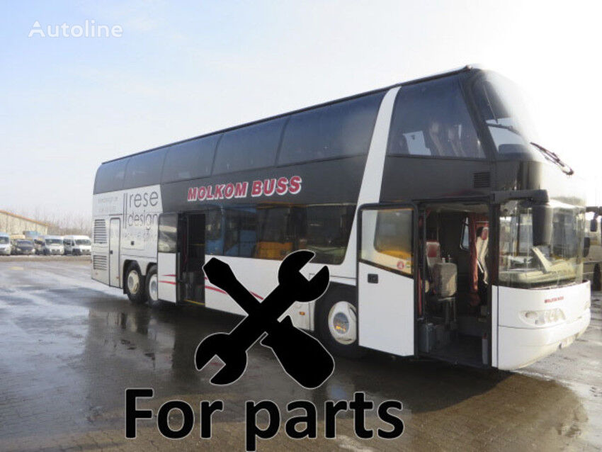 用于获取部件的双层公共汽车 Neoplan PB1