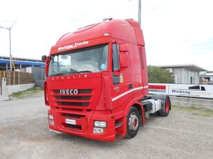 牵引车 IVECO AS440S45 con ralla ad altezza variabile