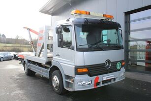 小汽车运输车 MERCEDES-BENZ Atego Járműszállító dupla hidroplatóval