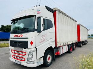 带防水布卡车 VOLVO FH 540 flatbed euro6 + 带防水布拖车